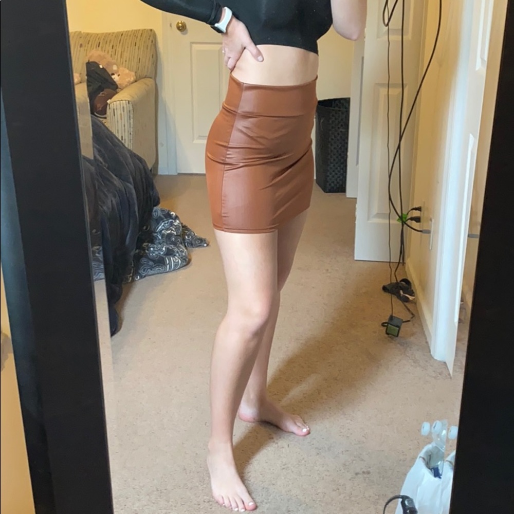Brown mini skirt